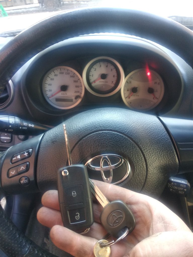 Резервен ключ за Toyota RAV4